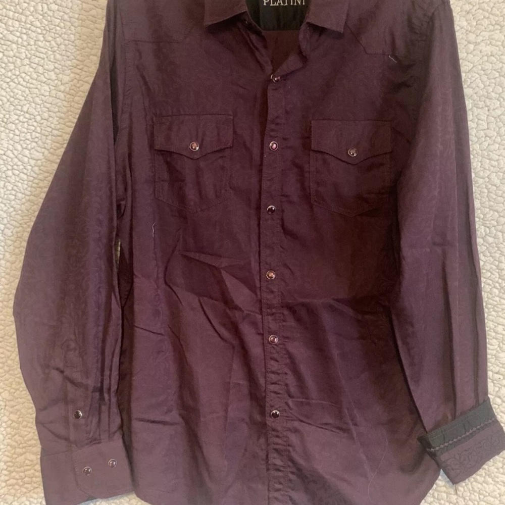 Men’s maroon colored western shirt!